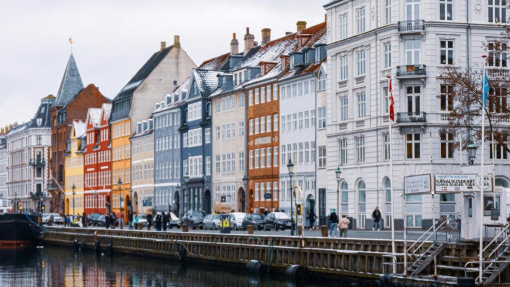 How WhatsApp Influencers Can Land Brazil Brand Deals in 2025