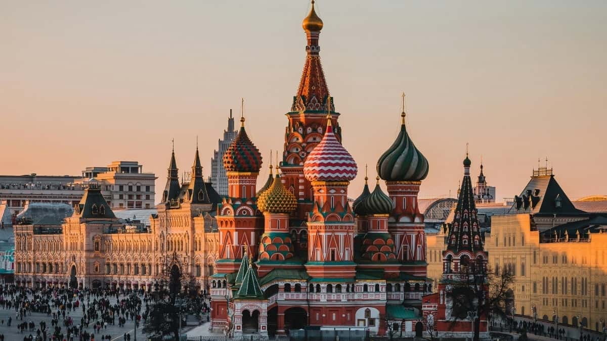 Creators: Reach Ukrainian Viber Brands for Tourism Collabs